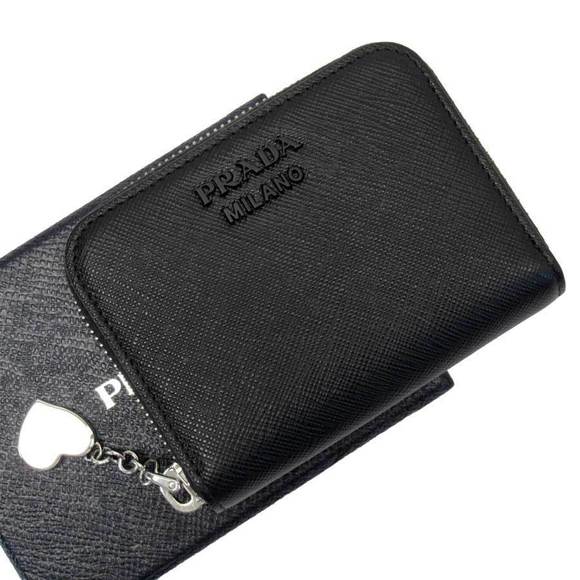Prada Red Card Heart Saffiano Case Leather Black - Picture 1 of 3